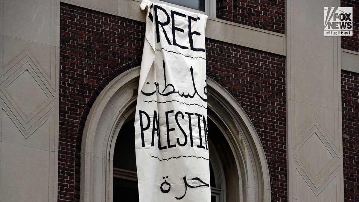 'Free Palestine' banner hung at Columbia University