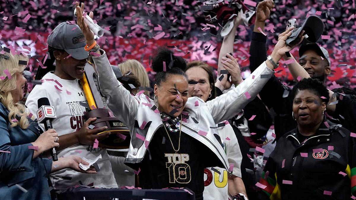 Dawn Staley celebrates the team