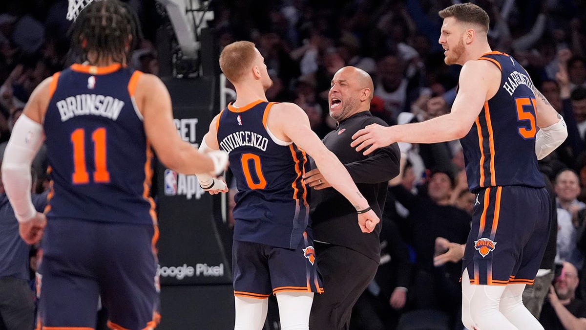 Knicks players celebrates