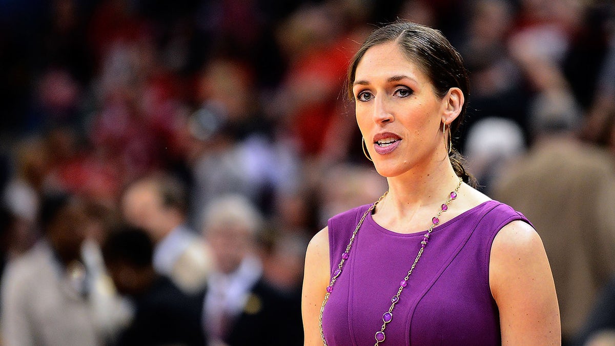 Former WNBA star Rebecca Lobo receives backlash for comments on Albany during Iowa LSU broadcast Fox News