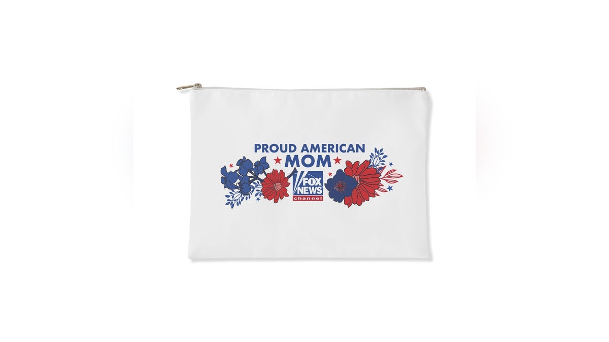 Help your mom keep all her cosmetics organized with this Fox News bag.