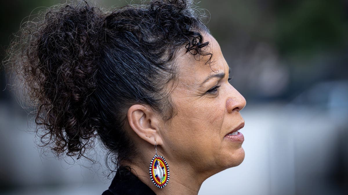 Salah seorang pendiri Black Lives Matter, Melina Abdullah, maju bersama Cornell West sebagai kandidat independen.