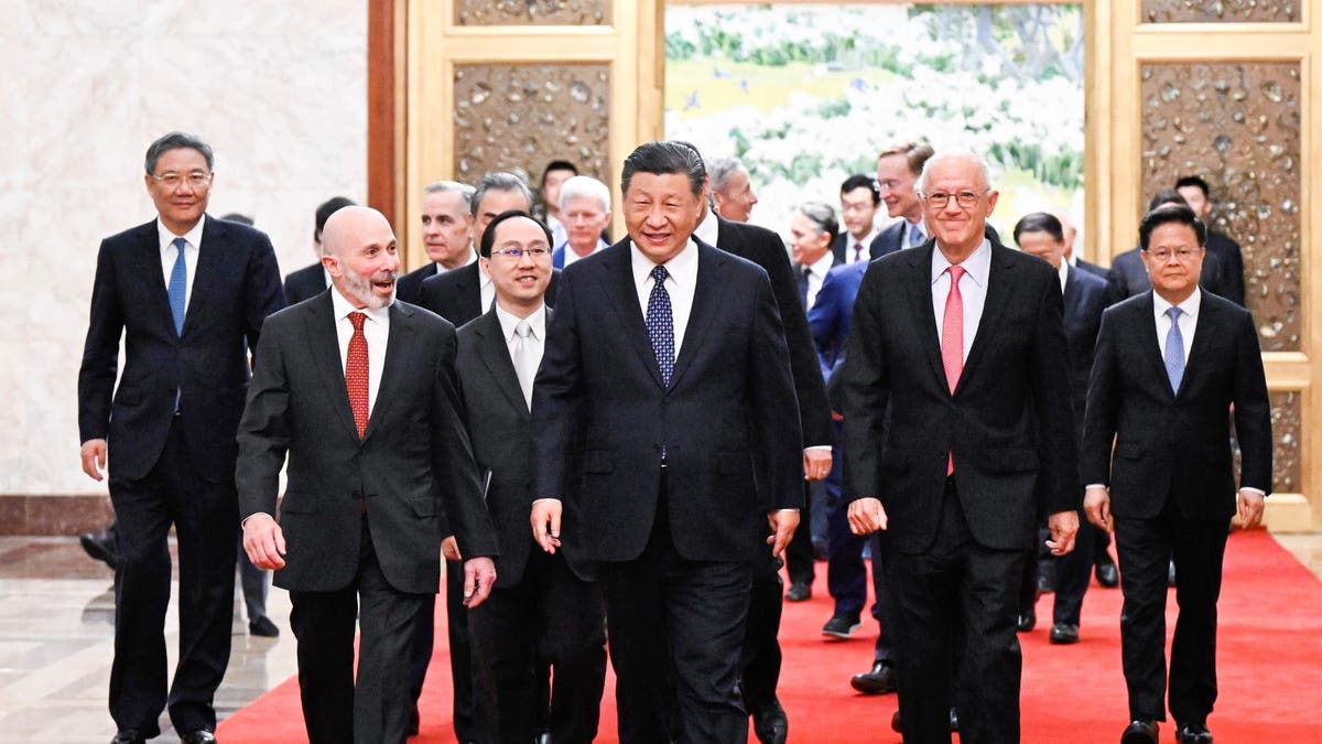 Jinping meets with US business leaders