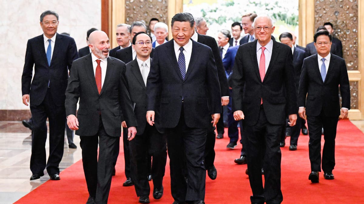 Jinping meets with US business leaders