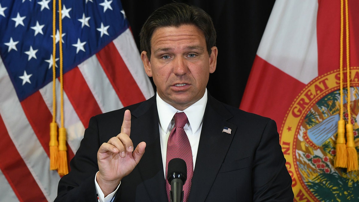 Habla Ron DeSantis