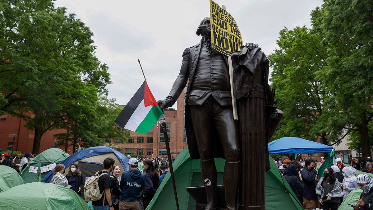 Protesta por la estatua de George Washington