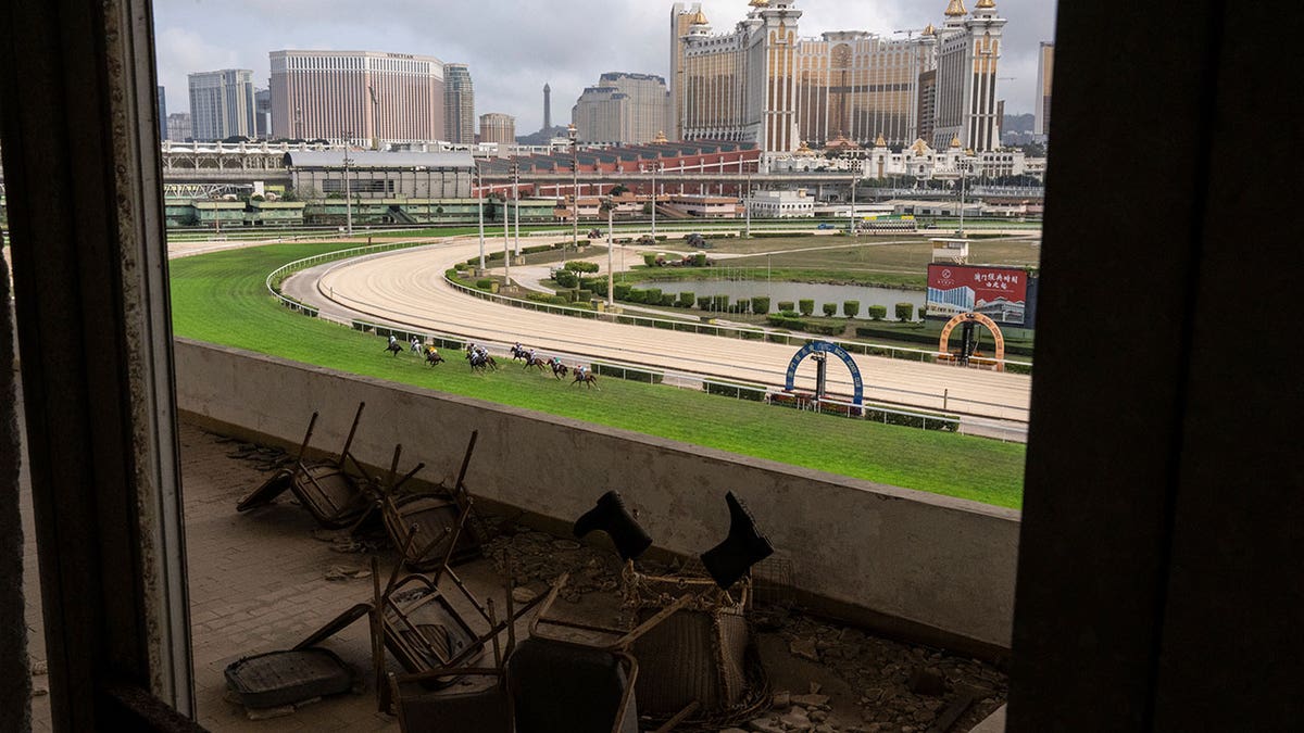Horse racing