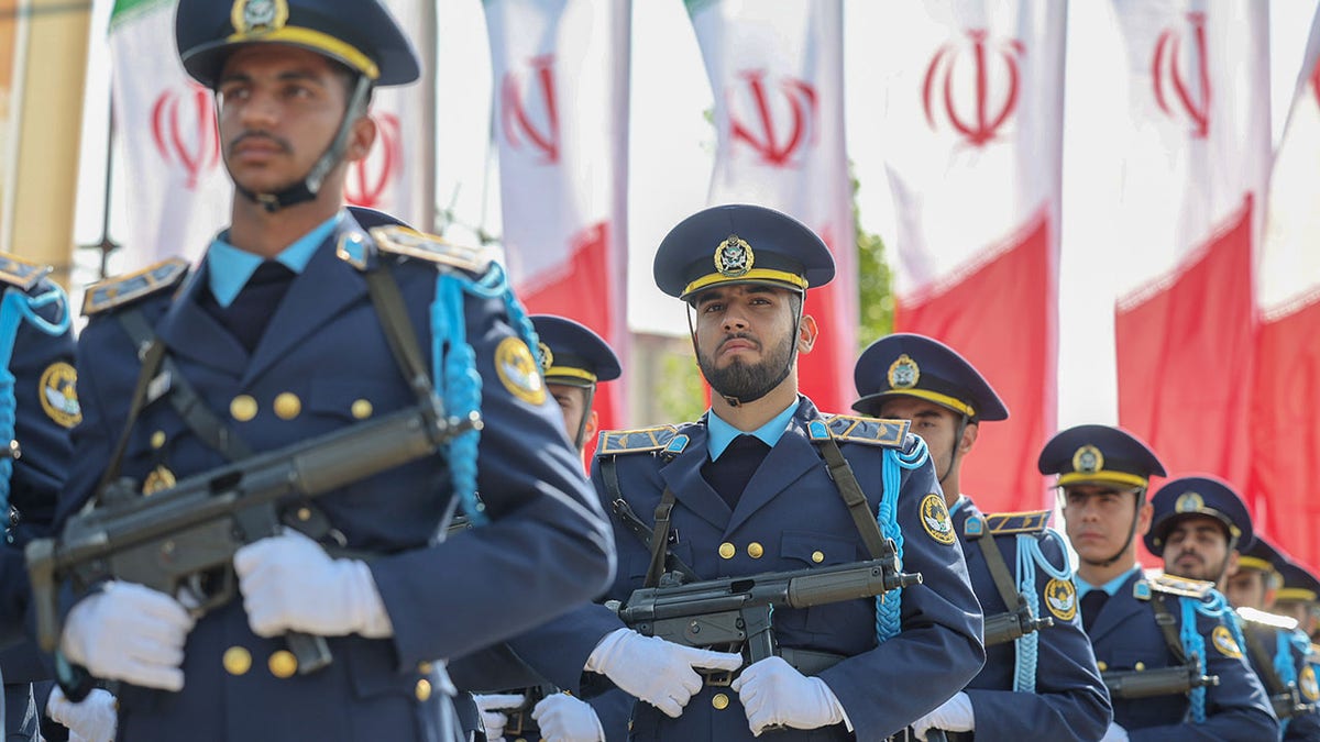 Iranian soldiers successful parade