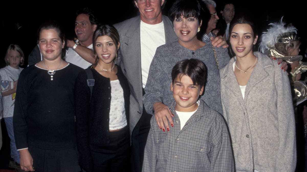 Khloe Kardashian, Kourtney Kardashian, Caitlyn Jenner, Kris Kardashian, Robert Kardashian and Kim Kardashian