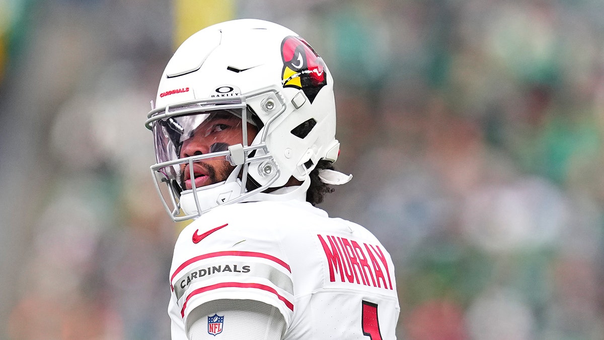 Kyler Murray contra las Águilas