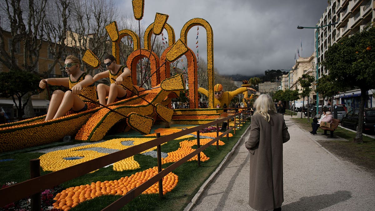 Lemon festival float