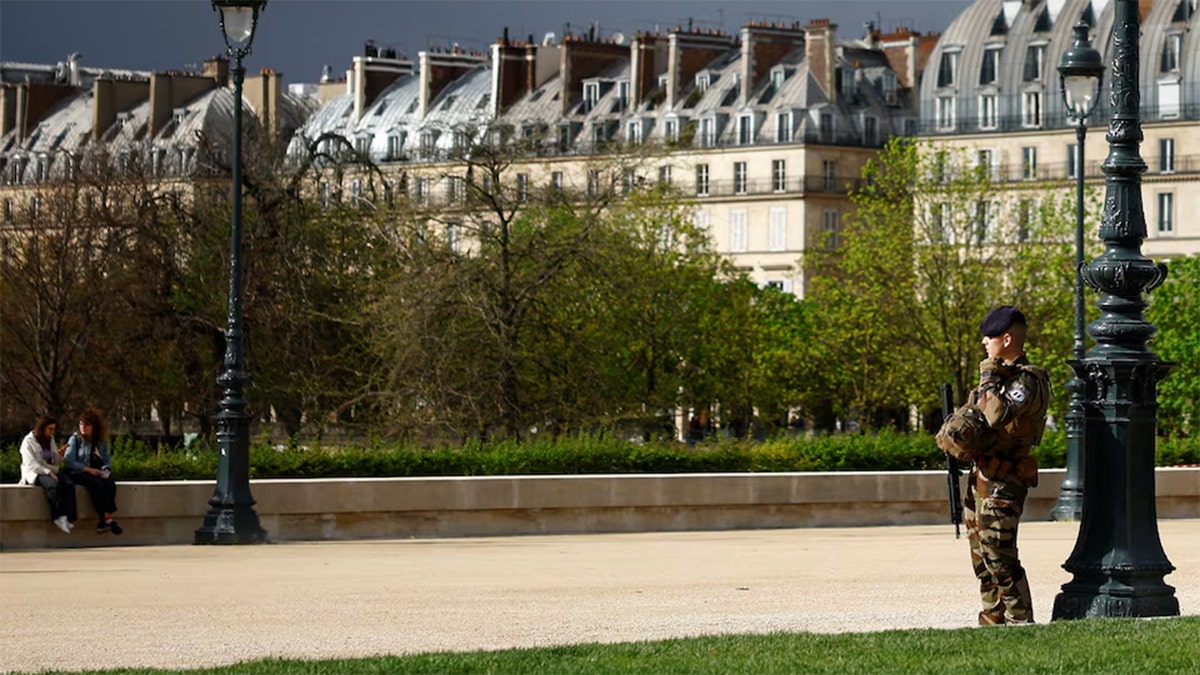 Louvre added security