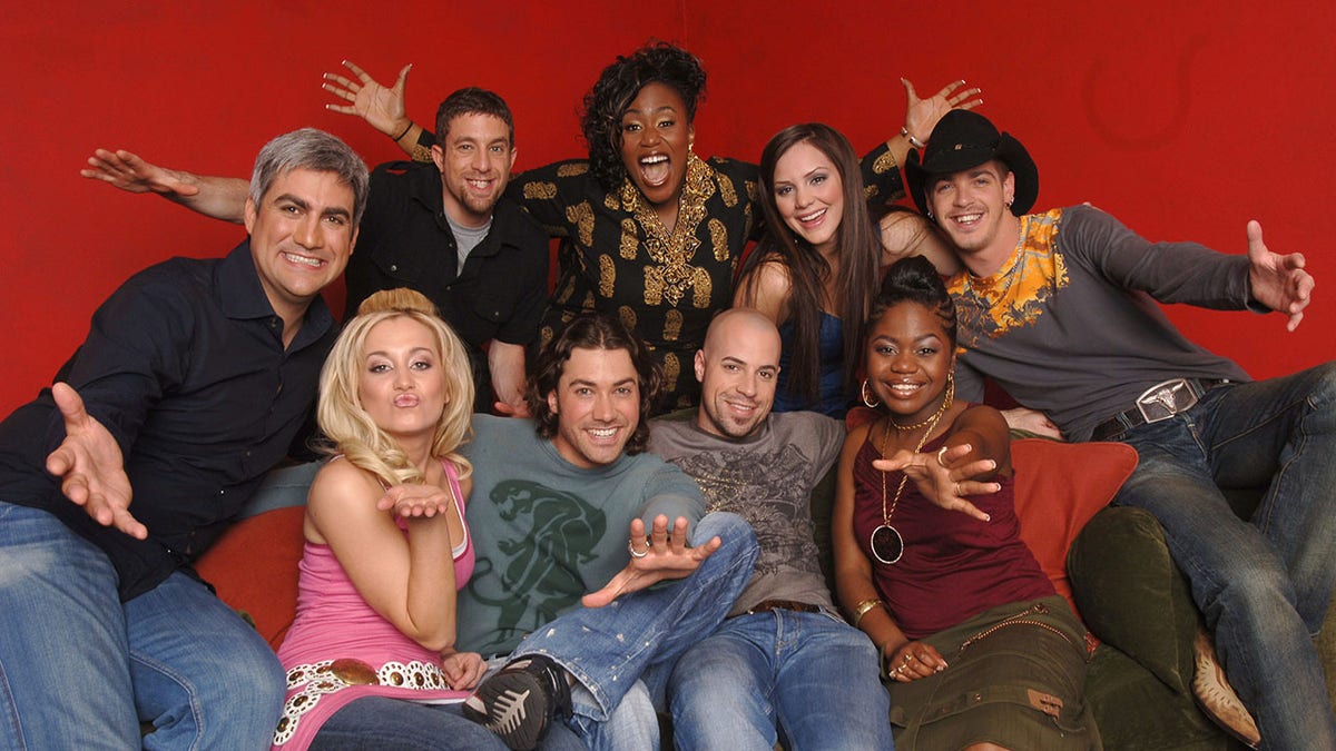 Mandisa with the season 5 cast of "American Idol"