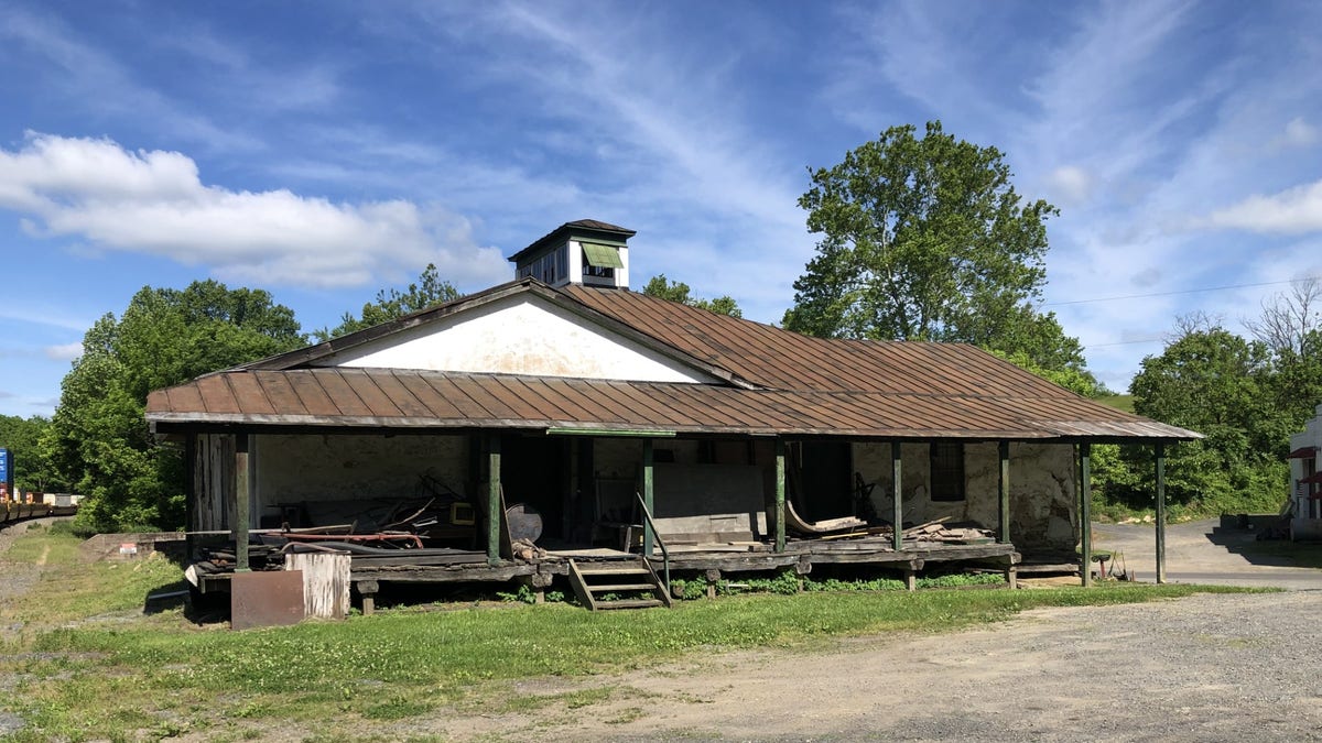 An old train depot where Col. John S. Mosby's Confederate troops held Union prisoners of war. Graffiti by prisoners can still be seen on the walls of the building.