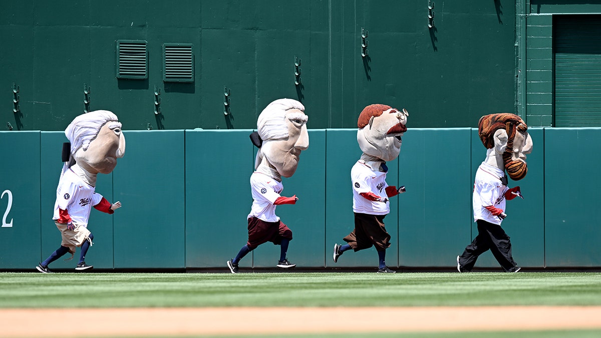 Nationals presidents run on field