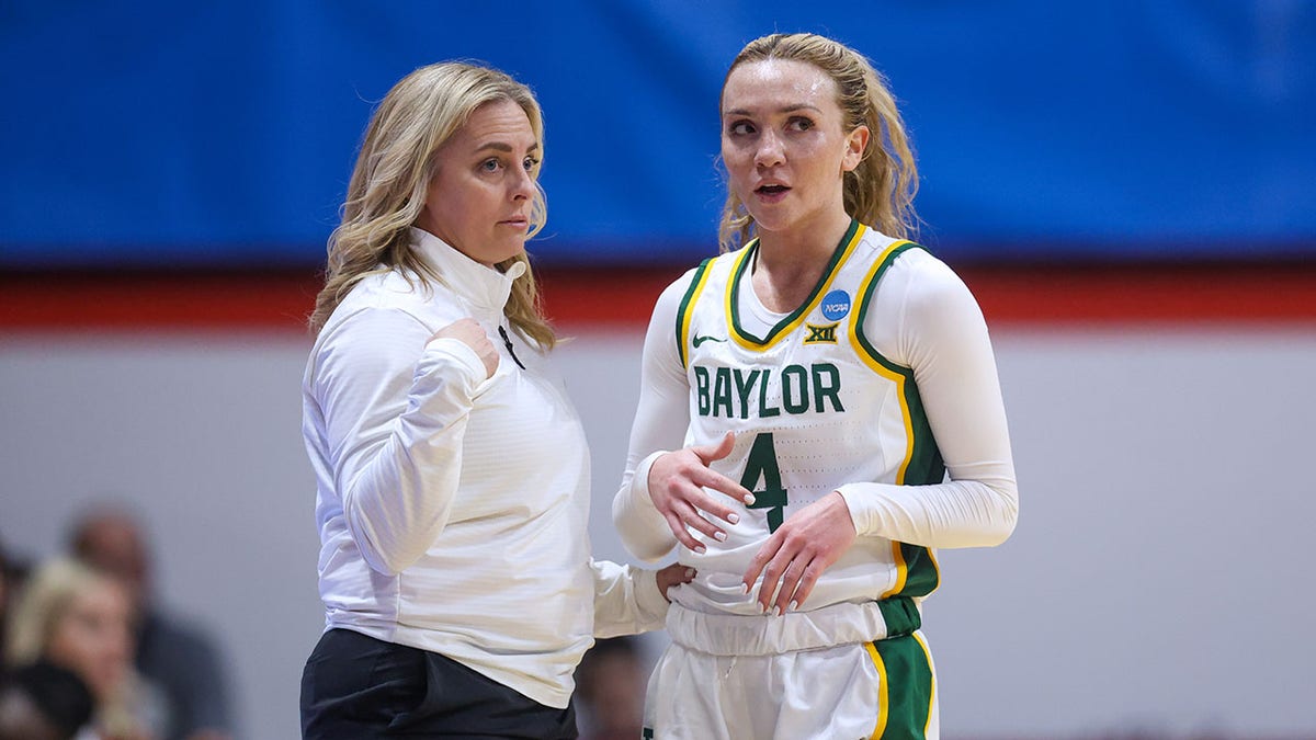 Nicki Collen gegen Vanderbilt