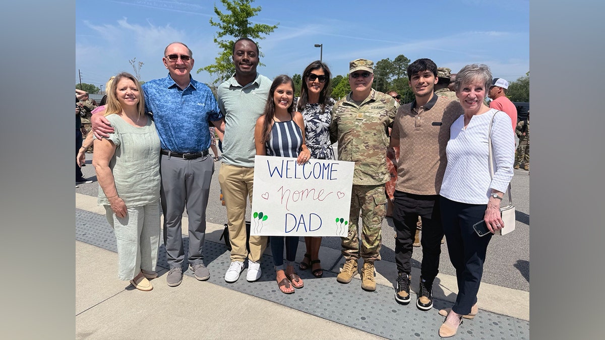 Nikki Haley Welcomes Husband Michael Home From National Guard ...