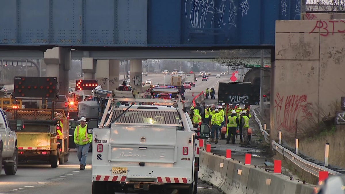 Workers respond to truck hitting Philadelphia Bridge