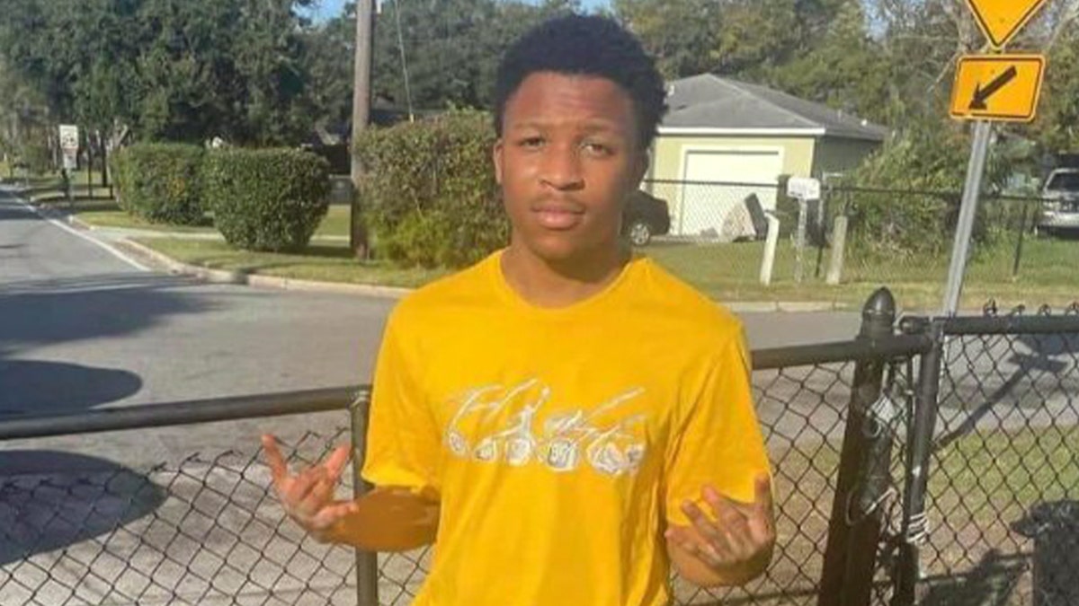 Florida teen dies from gunshot wound after friends ran from shooting without helping him: police