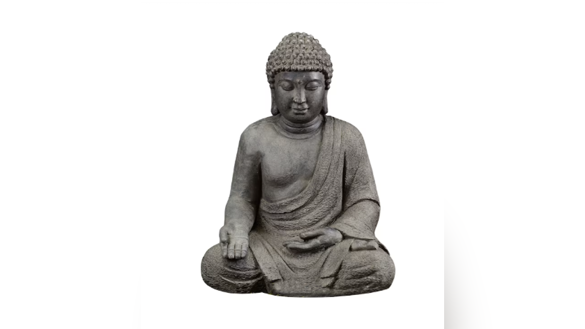 Buddha statues give a sense of peace to your garden. 