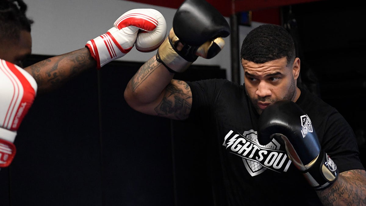 Shawne Merriman trains