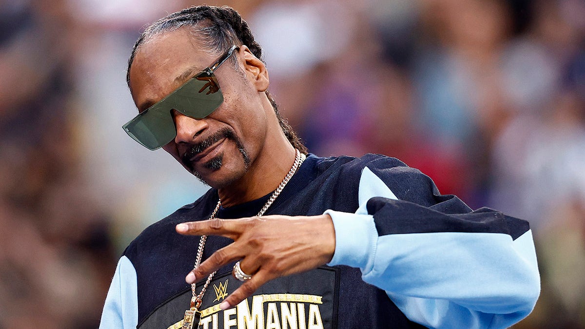 Snoop Dogg at WrestleMania 39