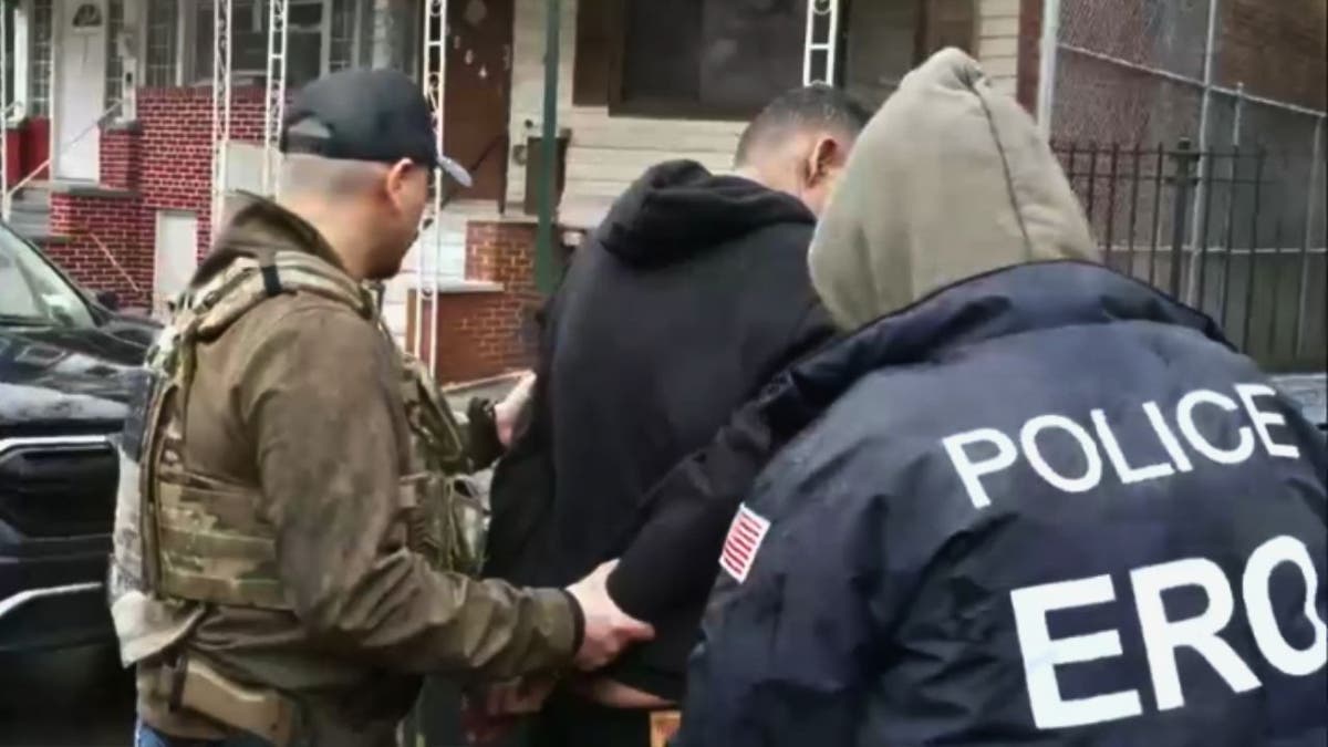 Suspected migrant squatters in Bronx arrested