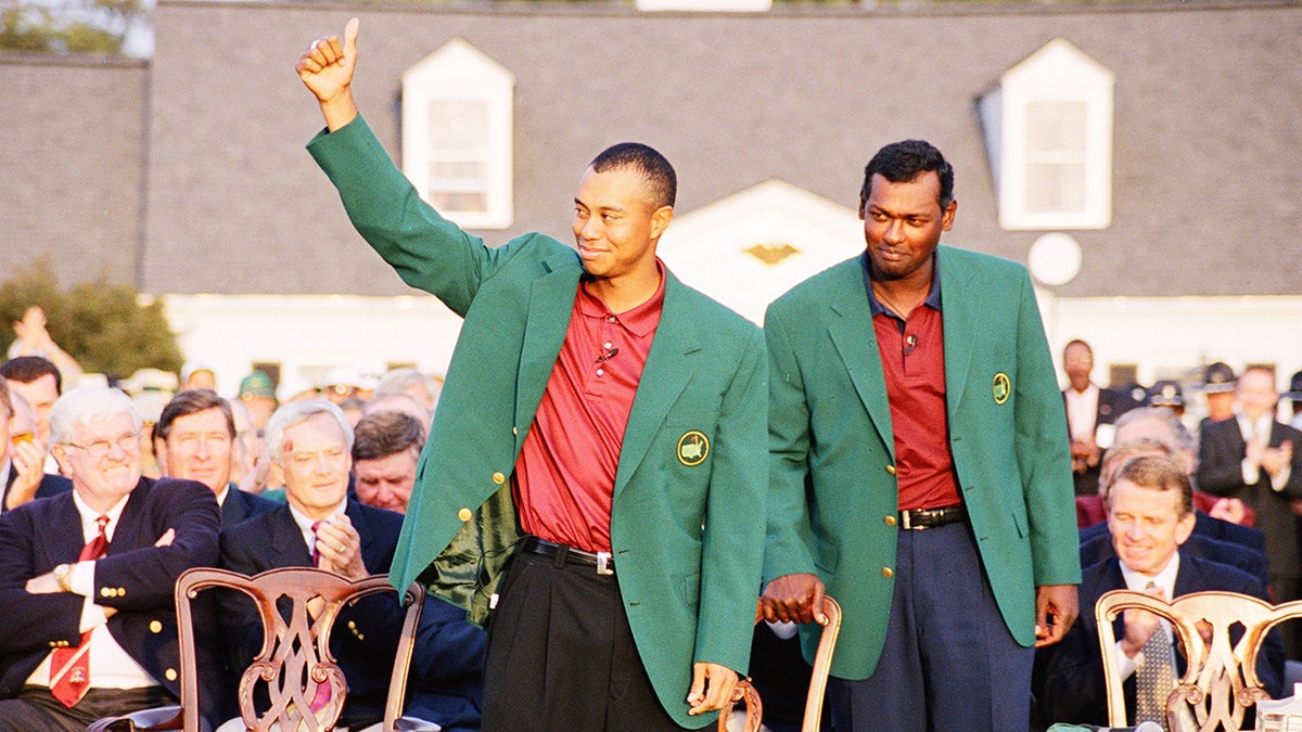 Tiger Woods salutes crowd at Augusta National