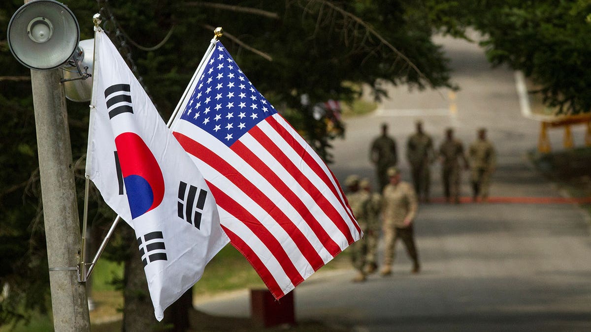 South Korea and US flags