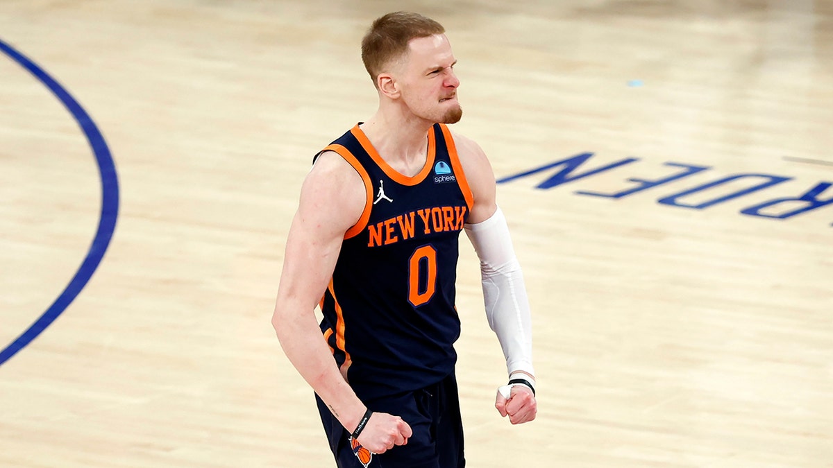 Donte DiVincenzo reacts to bucket