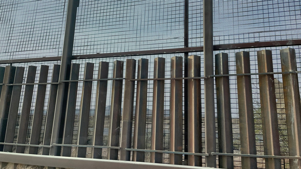 Border wall