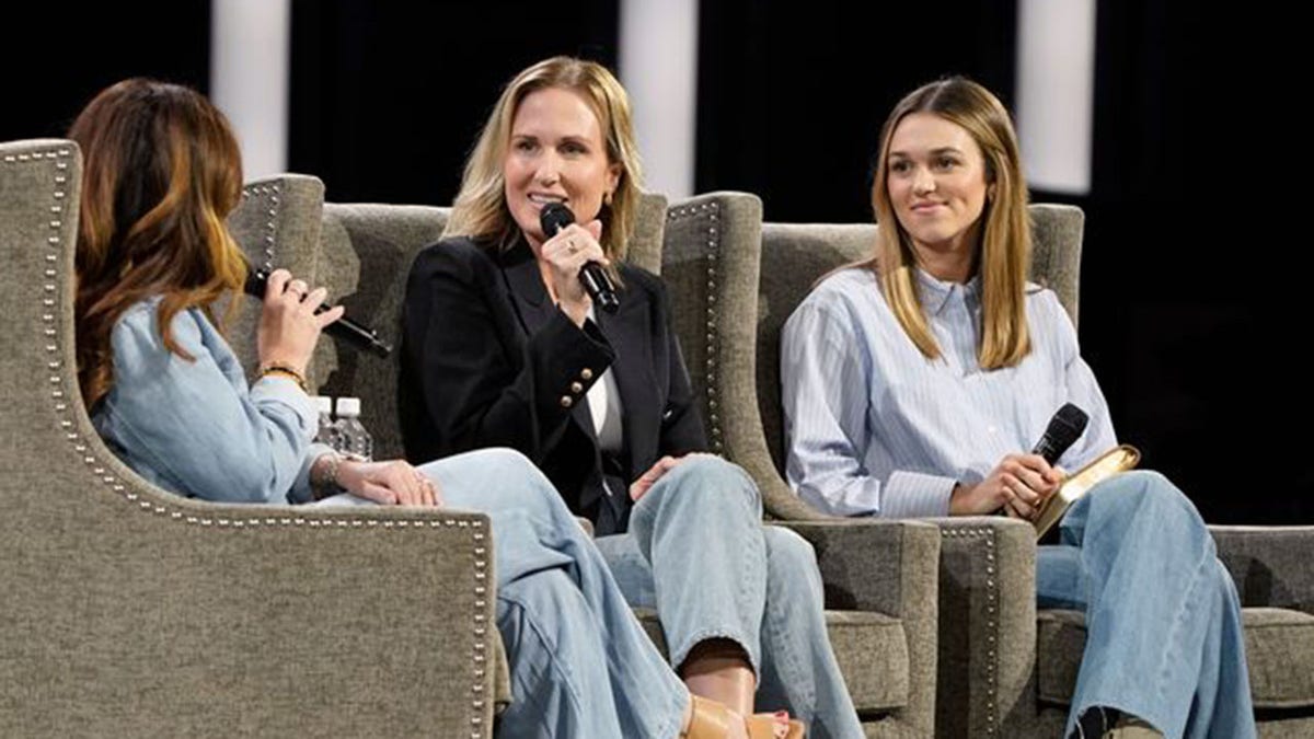 Sadie Robertson Huff and Korie Robertson