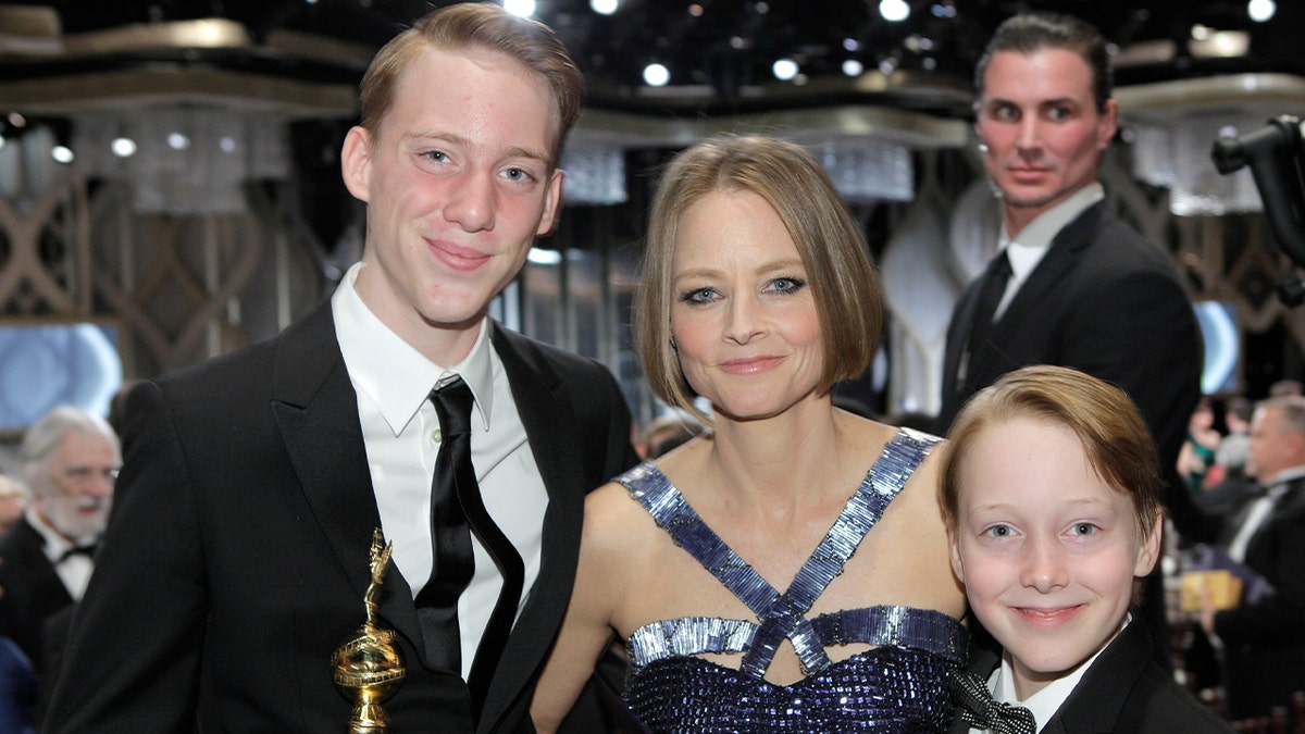 Jodie Foster e dois filhos