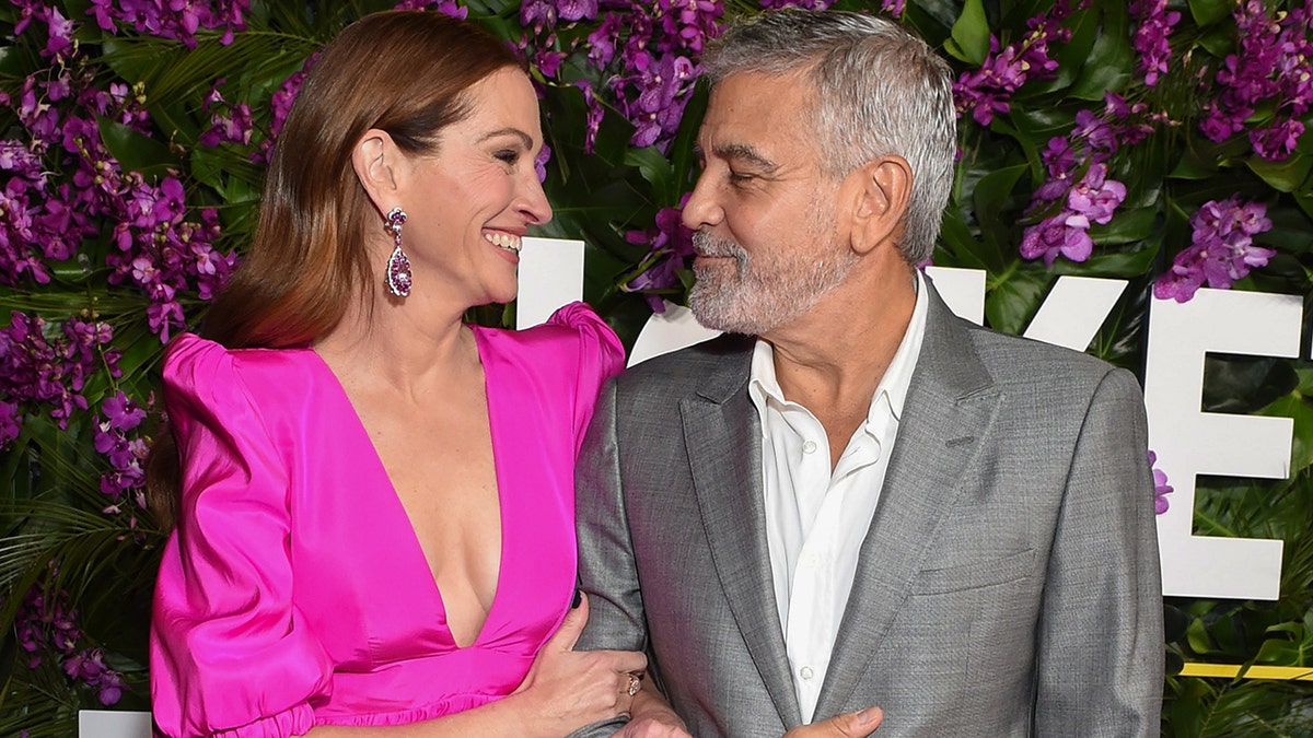 Julia Roberts and George Clooney at the Ticket to Paradise premiere