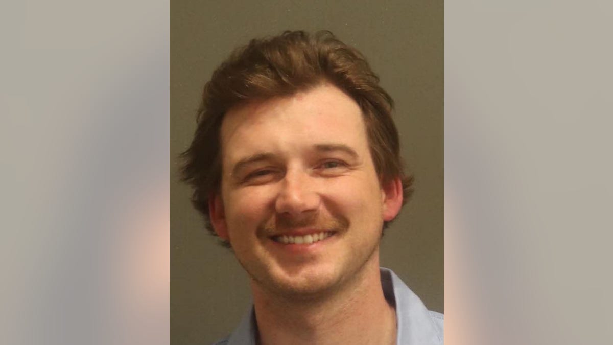 Morgan Wallen's photo shows the singer smiling