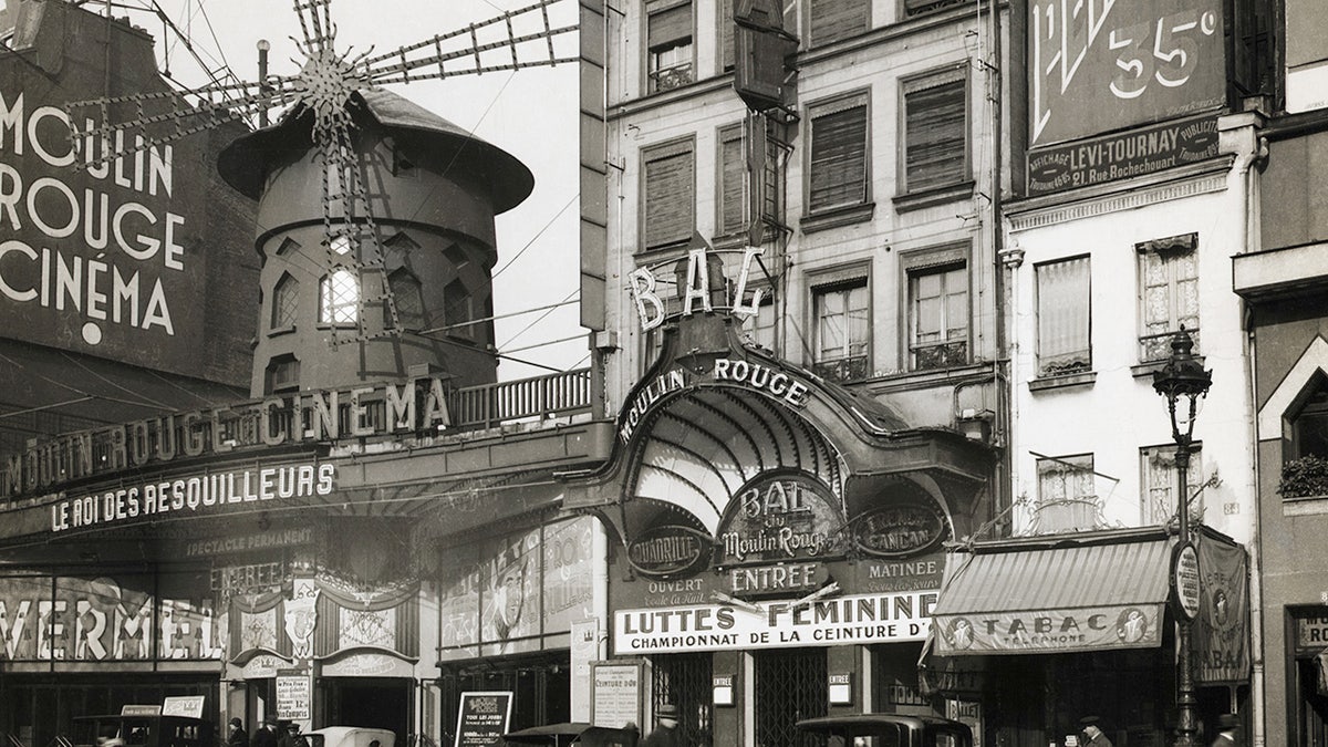 Moulin Rouge successful 1900
