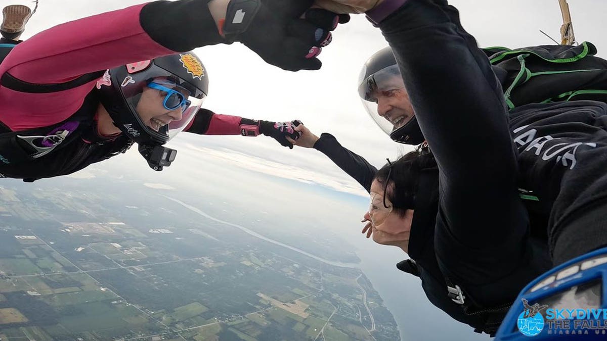 skydive the falls group photo