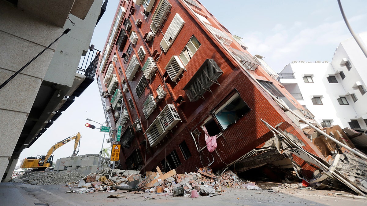 Taiwan Earthquake: Rescue Operations Ongoing As Death Toll Reaches 10 ...