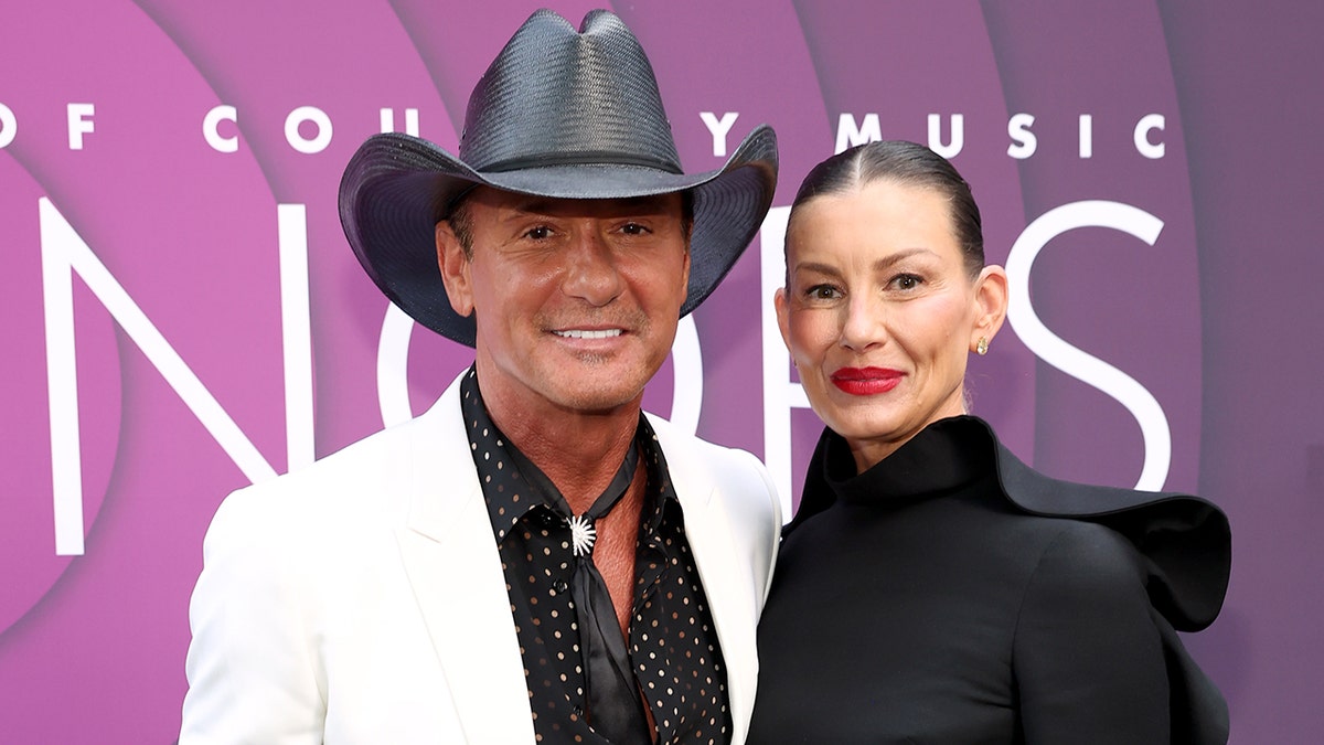 Tim McGraw and Faith Hill at the ACM Honors red carpet