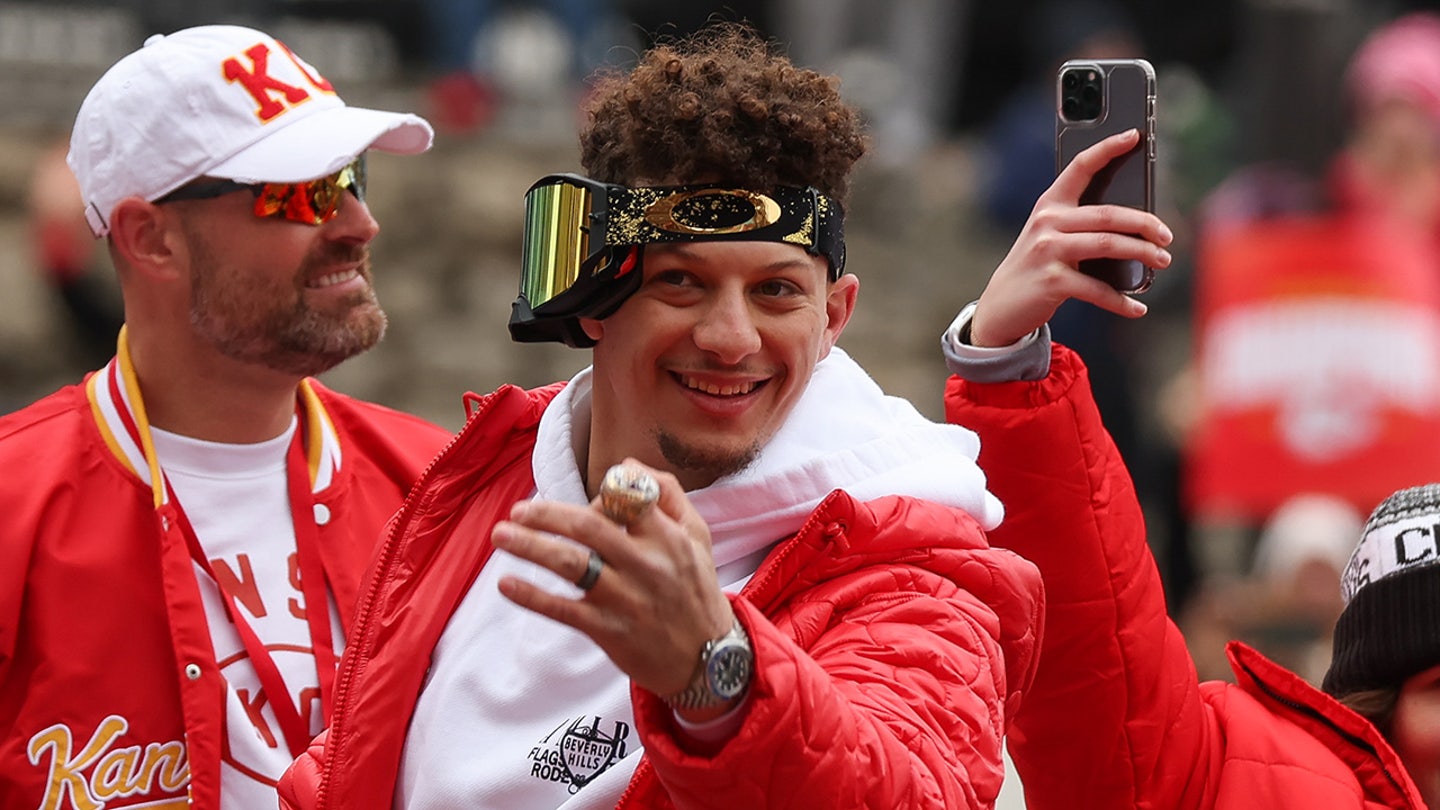 Patrick Mahomes Helps Logan Paul with WWE Debut