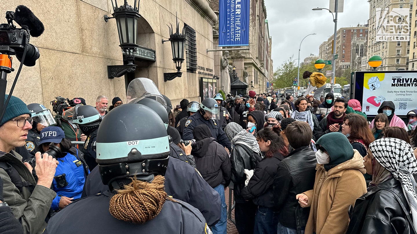 Columbia-University-NYPD-Israel-Palestine-Protests-NYC_16.jpg