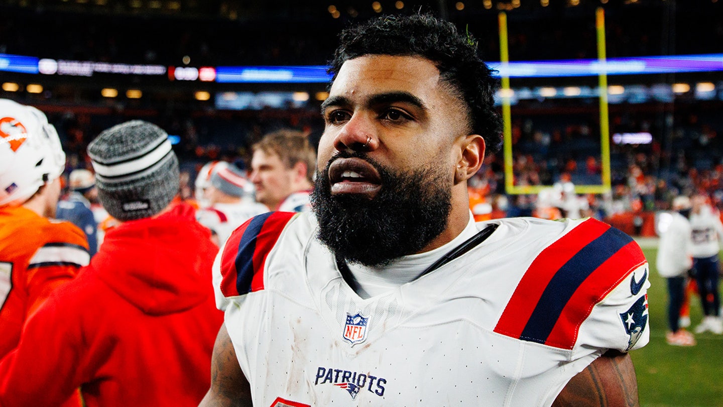 Ezekiel Elliott Re-Signs with Dallas Cowboys After One Season with Patriots