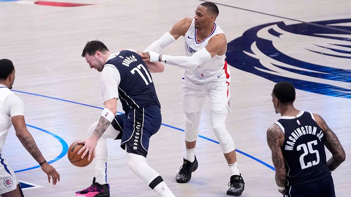 Westbrook and Washington Ejected in Scuffle During Clippers-Mavericks Game 3