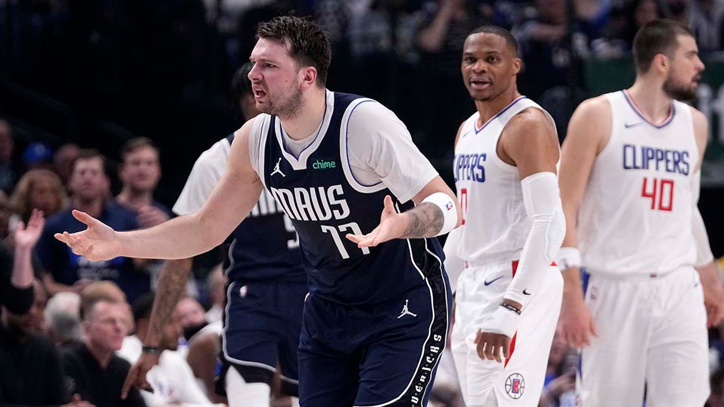 Westbrook and Washington Ejected in Scuffle During Clippers-Mavericks Game 3