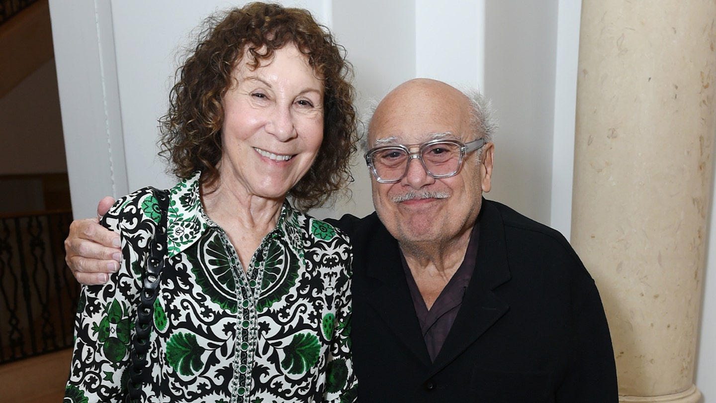 Danny DeVito and Rhea Perlman: A Family United Despite Separate Living Arrangements