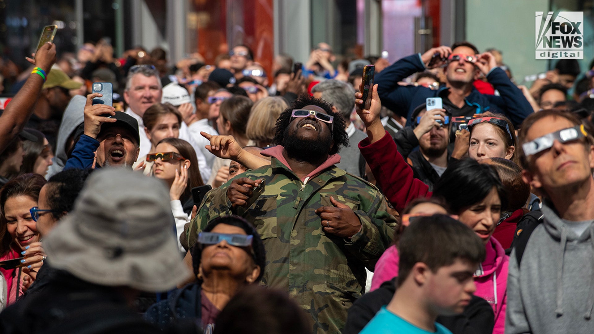 PHOTOS: Solar eclipse draws massive crowds throughout US | Fox News