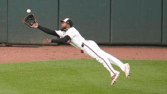 MLB star's unbelievable diving play is early catch-of-the-year candidate