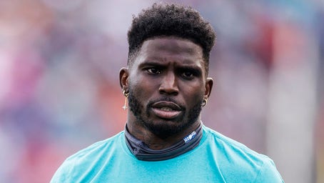 Dolphins' Tyreek Hill recalls Mike McDaniel's tongue lashing: 'We pay you all this money for what?'