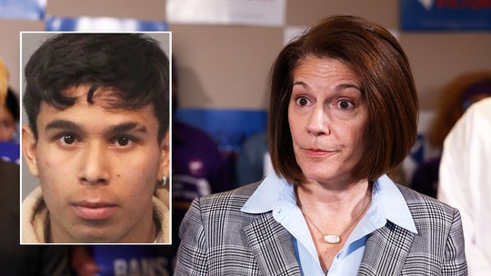Dem senator's claim downplaying border crisis resurfaces after staffer killed by illegal immigrant