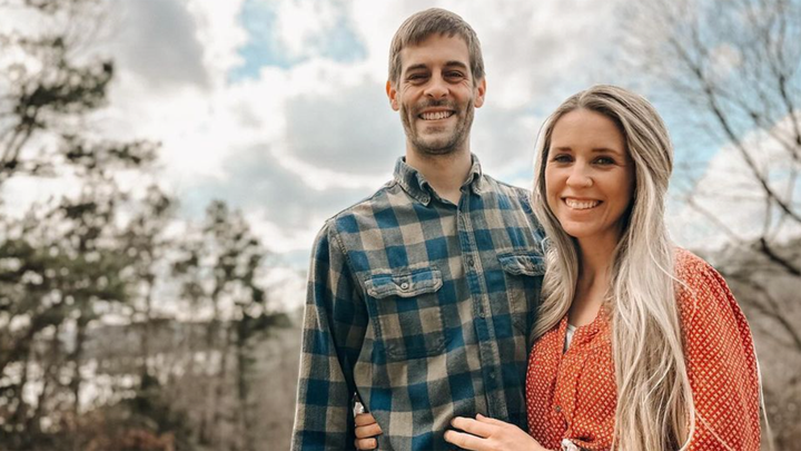 Jill Duggar Dillard clarifies her posted photo with Kama Sutra book